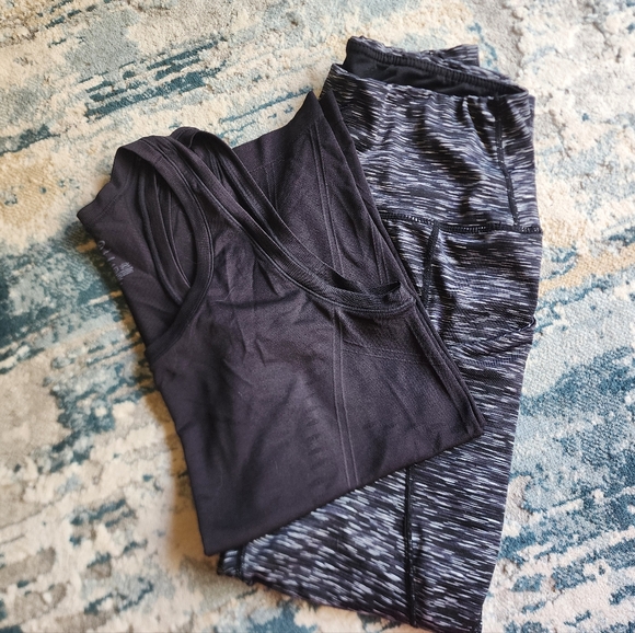 Workout Bundle Leggings & Tank Size M - Picture 7 of 7